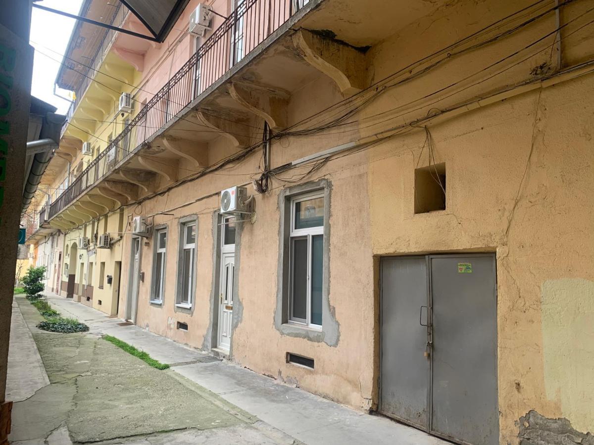 Young Downtown Apartment Арад Экстерьер фото